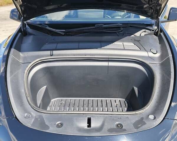 Черный Тесла Model Y, объемом двигателя 0 л и пробегом 63 тыс. км за 25300 $, фото 13 на Automoto.ua