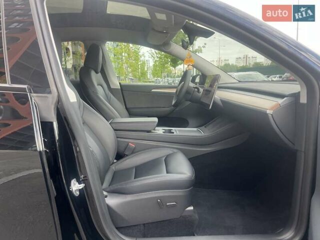 Черный Тесла Model Y, объемом двигателя 0 л и пробегом 44 тыс. км за 37200 $, фото 26 на Automoto.ua