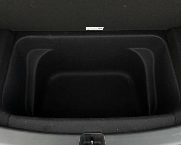 Чорний Тесла Model Y, об'ємом двигуна 0 л та пробігом 55 тис. км за 28100 $, фото 25 на Automoto.ua