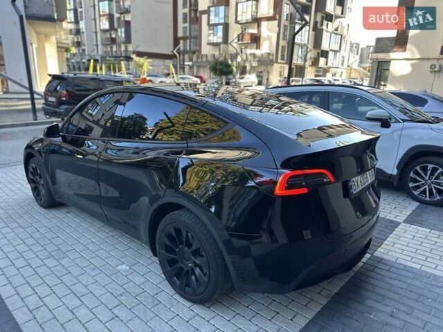 Черный Тесла Model Y, объемом двигателя 0 л и пробегом 65 тыс. км за 25555 $, фото 3 на Automoto.ua