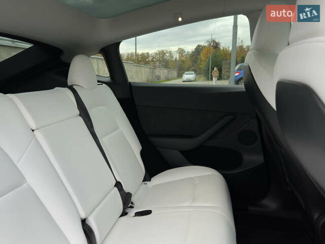 Чорний Тесла Model Y, об'ємом двигуна 0 л та пробігом 38 тис. км за 30799 $, фото 89 на Automoto.ua