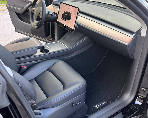 Черный Тесла Model Y, объемом двигателя 0 л и пробегом 35 тыс. км за 26500 $, фото 3 на Automoto.ua