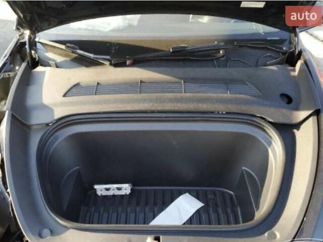 Черный Тесла Model Y, объемом двигателя 0 л и пробегом 1 тыс. км за 20597 $, фото 6 на Automoto.ua