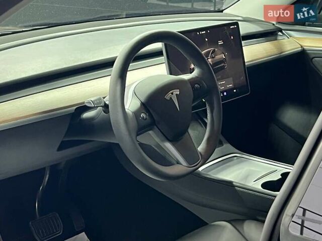 Черный Тесла Model Y, объемом двигателя 0 л и пробегом 5 тыс. км за 32000 $, фото 13 на Automoto.ua