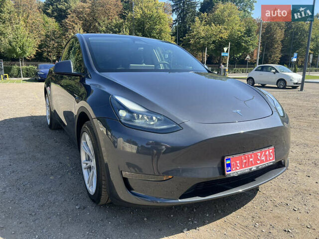 Черный Тесла Model Y, объемом двигателя 0 л и пробегом 16 тыс. км за 30200 $, фото 2 на Automoto.ua