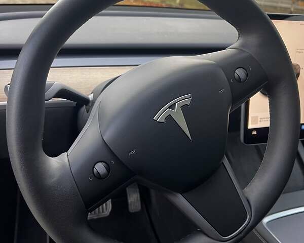 Черный Тесла Model Y, объемом двигателя 0 л и пробегом 64 тыс. км за 29100 $, фото 13 на Automoto.ua