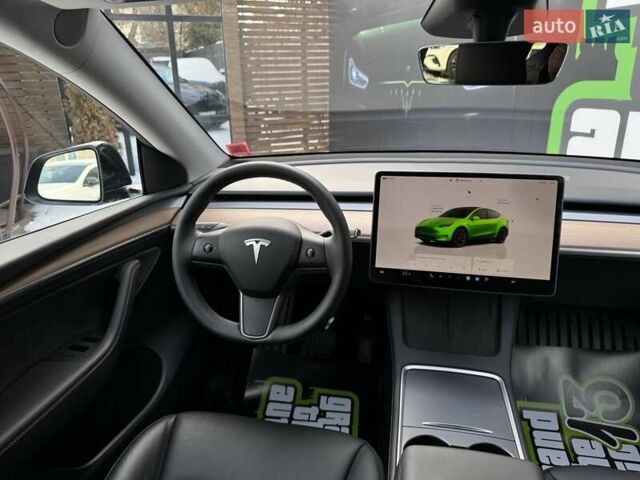 Черный Тесла Model Y, объемом двигателя 0 л и пробегом 1 тыс. км за 34900 $, фото 22 на Automoto.ua