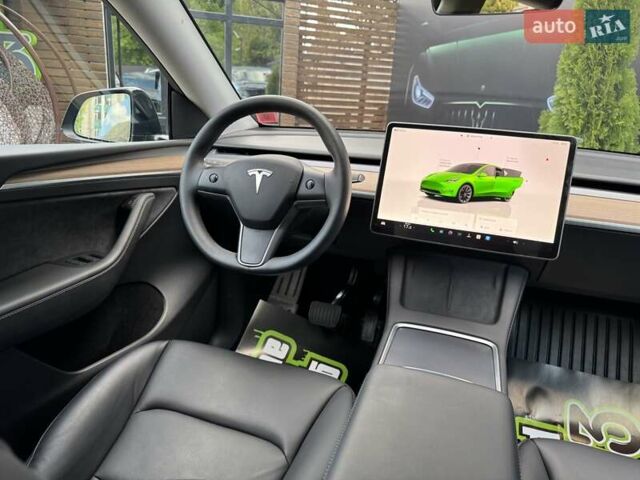 Черный Тесла Model Y, объемом двигателя 0 л и пробегом 1 тыс. км за 33900 $, фото 33 на Automoto.ua