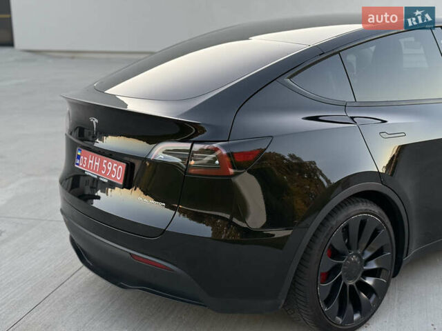 Черный Тесла Model Y, объемом двигателя 0 л и пробегом 35 тыс. км за 25900 $, фото 5 на Automoto.ua
