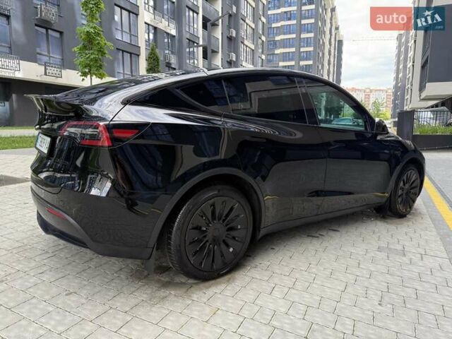 Черный Тесла Model Y, объемом двигателя 0 л и пробегом 28 тыс. км за 28990 $, фото 12 на Automoto.ua