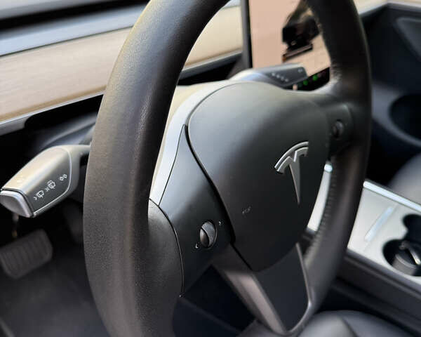 Черный Тесла Model Y, объемом двигателя 0 л и пробегом 58 тыс. км за 27500 $, фото 19 на Automoto.ua
