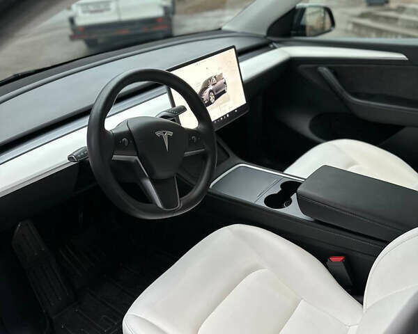 Черный Тесла Model Y, объемом двигателя 0 л и пробегом 98 тыс. км за 27000 $, фото 8 на Automoto.ua