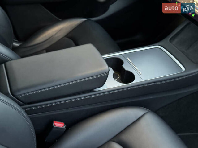 Чорний Тесла Model Y, об'ємом двигуна 0 л та пробігом 26 тис. км за 33000 $, фото 42 на Automoto.ua