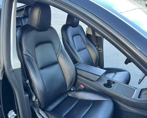 Черный Тесла Model Y, объемом двигателя 0 л и пробегом 123 тыс. км за 26400 $, фото 39 на Automoto.ua