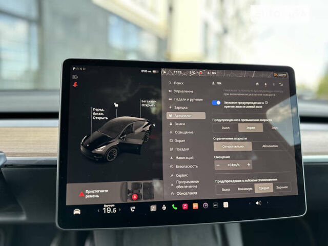 Черный Тесла Model Y, объемом двигателя 0 л и пробегом 2 тыс. км за 40990 $, фото 40 на Automoto.ua