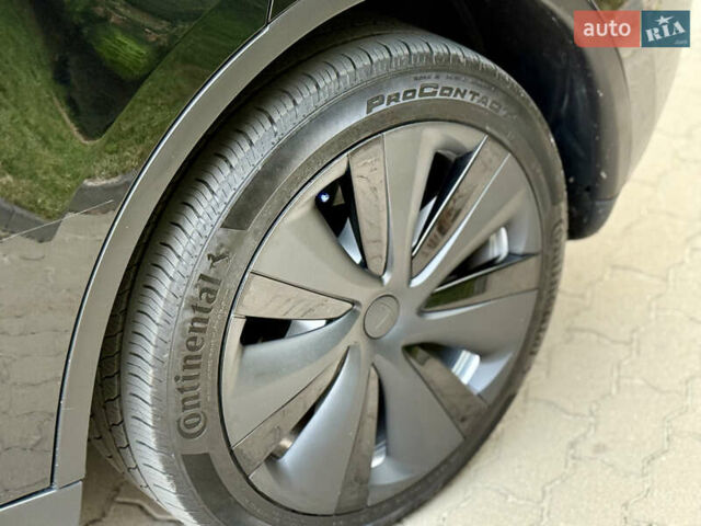 Черный Тесла Model Y, объемом двигателя 0 л и пробегом 32 тыс. км за 33700 $, фото 11 на Automoto.ua