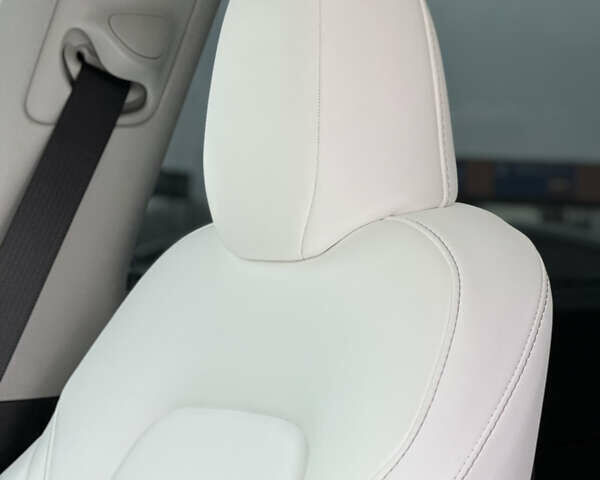 Черный Тесла Model Y, объемом двигателя 0 л и пробегом 32 тыс. км за 29900 $, фото 13 на Automoto.ua