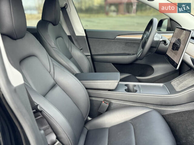 Черный Тесла Model Y, объемом двигателя 0 л и пробегом 29 тыс. км за 27077 $, фото 42 на Automoto.ua