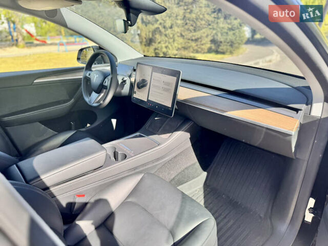 Чорний Тесла Model Y, об'ємом двигуна 0 л та пробігом 48 тис. км за 28999 $, фото 5 на Automoto.ua