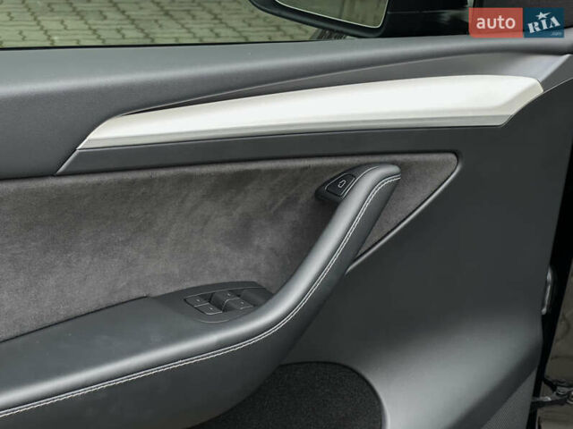 Чорний Тесла Model Y, об'ємом двигуна 0 л та пробігом 38 тис. км за 30799 $, фото 48 на Automoto.ua