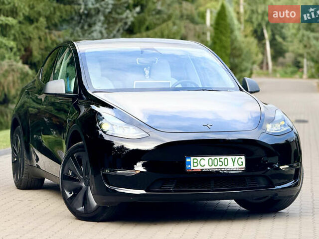 Черный Тесла Model Y, объемом двигателя 0 л и пробегом 32 тыс. км за 33700 $, фото 2 на Automoto.ua