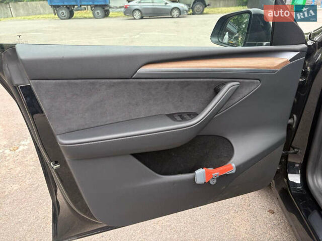 Чорний Тесла Model Y, об'ємом двигуна 0 л та пробігом 27 тис. км за 27399 $, фото 20 на Automoto.ua