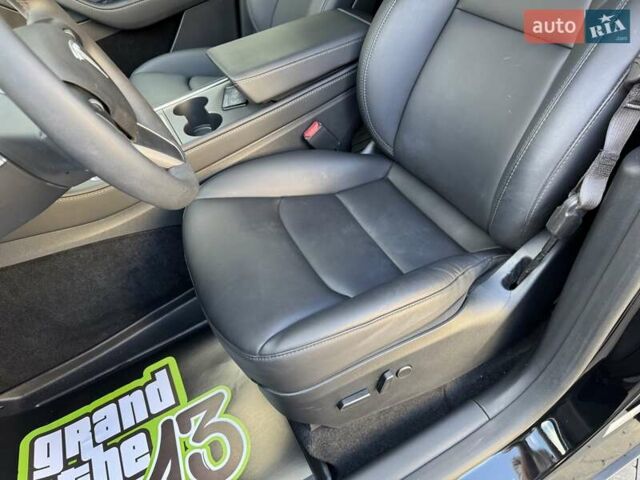 Черный Тесла Model Y, объемом двигателя 0 л и пробегом 1 тыс. км за 33900 $, фото 20 на Automoto.ua