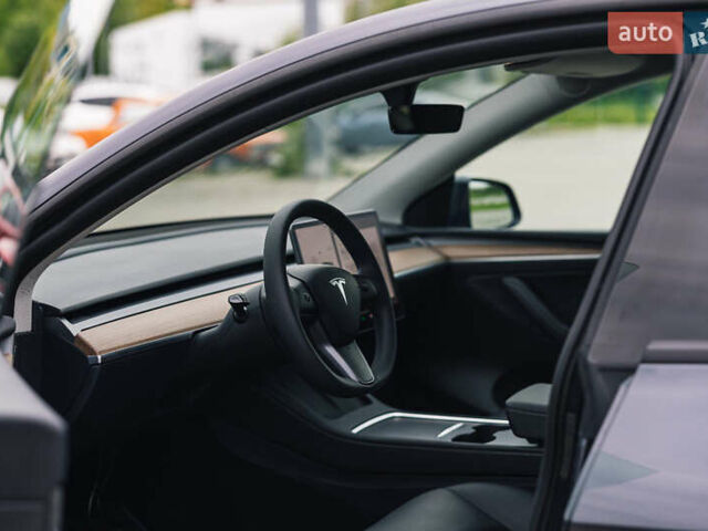 Черный Тесла Model Y, объемом двигателя 0 л и пробегом 16 тыс. км за 30200 $, фото 29 на Automoto.ua