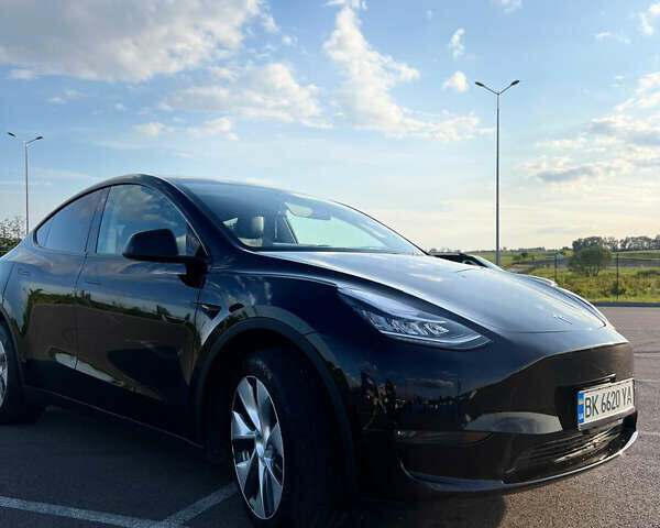 Черный Тесла Model Y, объемом двигателя 0 л и пробегом 22 тыс. км за 25500 $, фото 1 на Automoto.ua