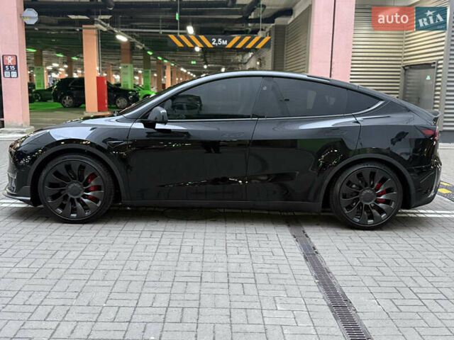Черный Тесла Model Y, объемом двигателя 0 л и пробегом 16 тыс. км за 34000 $, фото 2 на Automoto.ua