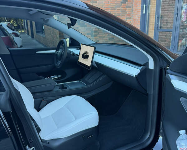 Черный Тесла Model Y, объемом двигателя 0 л и пробегом 29 тыс. км за 34999 $, фото 12 на Automoto.ua