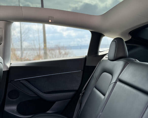 Черный Тесла Model Y, объемом двигателя 0 л и пробегом 29 тыс. км за 27077 $, фото 36 на Automoto.ua