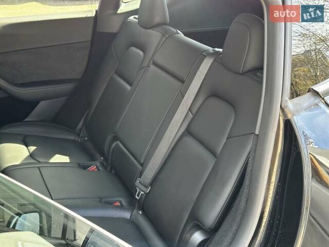 Чорний Тесла Model Y, об'ємом двигуна 0 л та пробігом 105 тис. км за 31999 $, фото 13 на Automoto.ua