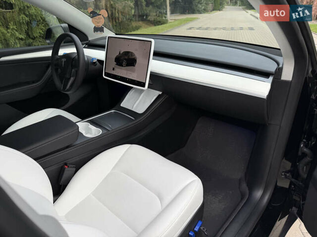 Черный Тесла Model Y, объемом двигателя 0 л и пробегом 32 тыс. км за 33700 $, фото 13 на Automoto.ua