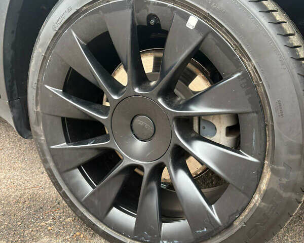 Черный Тесла Model Y, объемом двигателя 0 л и пробегом 35 тыс. км за 21900 $, фото 13 на Automoto.ua