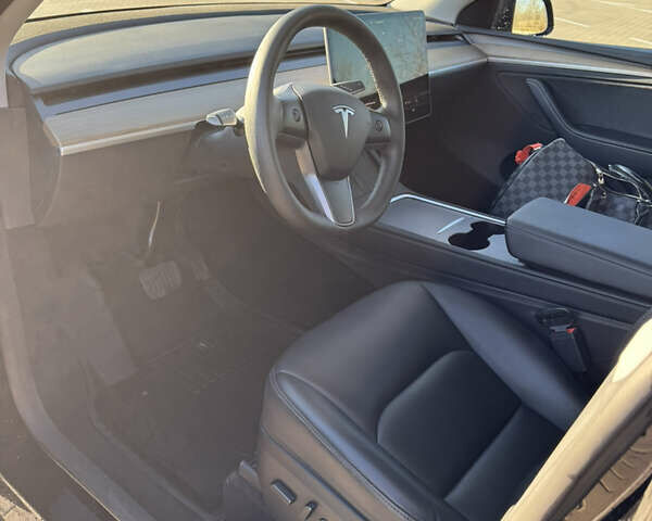 Черный Тесла Model Y, объемом двигателя 0 л и пробегом 37 тыс. км за 30000 $, фото 11 на Automoto.ua