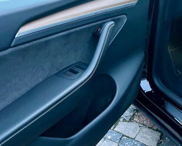 Чорний Тесла Model Y, об'ємом двигуна 0 л та пробігом 60 тис. км за 25950 $, фото 14 на Automoto.ua