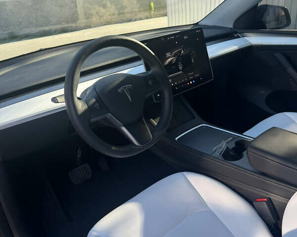 Черный Тесла Model Y, объемом двигателя 0 л и пробегом 37 тыс. км за 24500 $, фото 16 на Automoto.ua