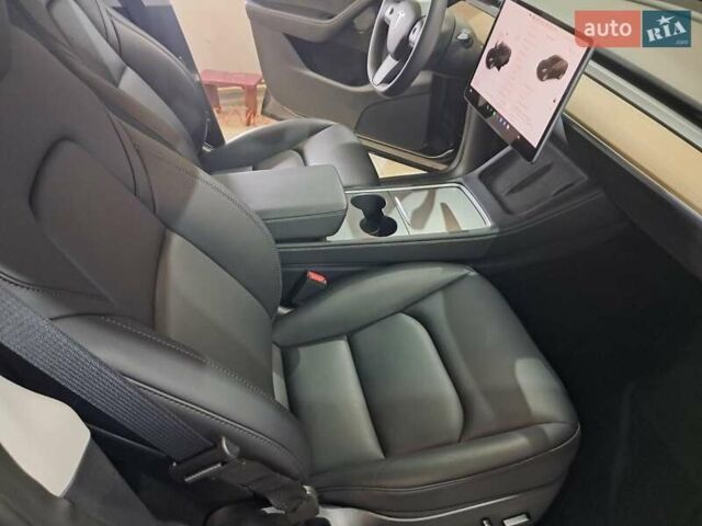Черный Тесла Model Y, объемом двигателя 0 л и пробегом 32 тыс. км за 32000 $, фото 12 на Automoto.ua