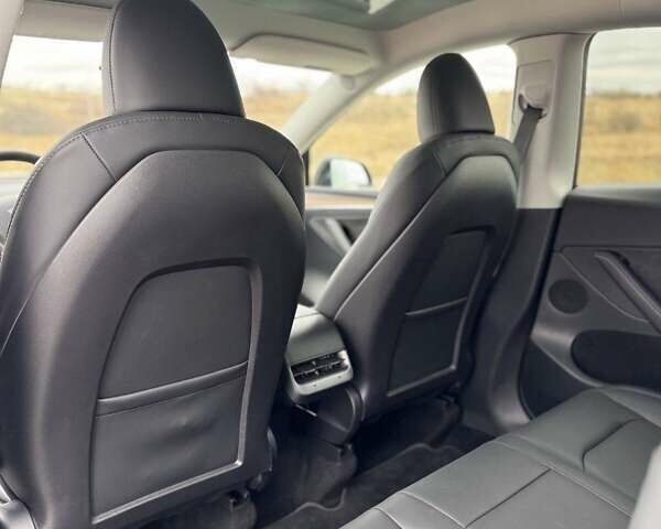 Черный Тесла Model Y, объемом двигателя 0 л и пробегом 10 тыс. км за 29800 $, фото 41 на Automoto.ua