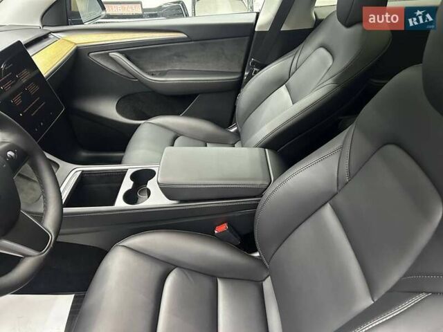 Черный Тесла Model Y, объемом двигателя 0 л и пробегом 1 тыс. км за 41500 $, фото 8 на Automoto.ua