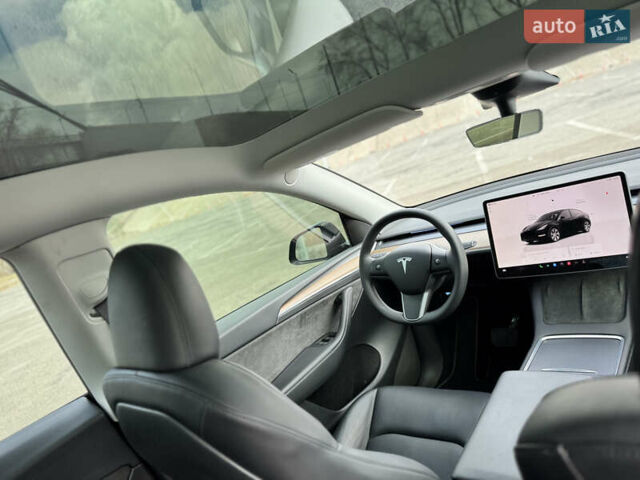 Черный Тесла Model Y, объемом двигателя 0 л и пробегом 29 тыс. км за 27077 $, фото 44 на Automoto.ua