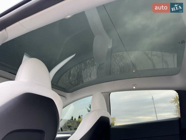 Чорний Тесла Model Y, об'ємом двигуна 0 л та пробігом 38 тис. км за 30799 $, фото 76 на Automoto.ua