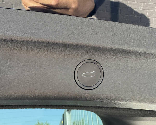 Чорний Тесла Model Y, об'ємом двигуна 0 л та пробігом 28 тис. км за 33000 $, фото 29 на Automoto.ua