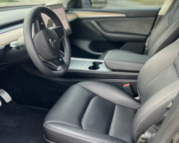 Черный Тесла Model Y, объемом двигателя 0 л и пробегом 25 тыс. км за 31500 $, фото 16 на Automoto.ua