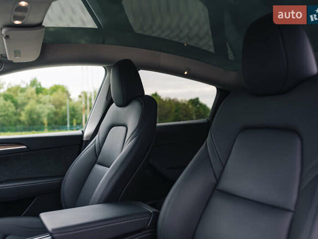 Черный Тесла Model Y, объемом двигателя 0 л и пробегом 16 тыс. км за 30200 $, фото 32 на Automoto.ua