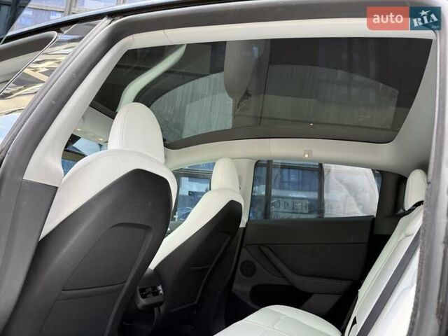 Черный Тесла Model Y, объемом двигателя 0 л и пробегом 28 тыс. км за 28990 $, фото 21 на Automoto.ua