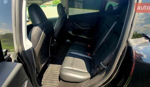 Черный Тесла Model Y, объемом двигателя 0 л и пробегом 32 тыс. км за 26200 $, фото 2 на Automoto.ua