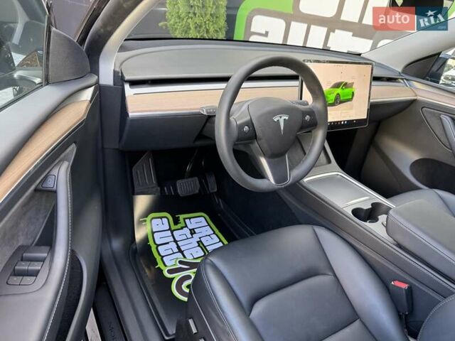 Черный Тесла Model Y, объемом двигателя 0 л и пробегом 1 тыс. км за 33900 $, фото 16 на Automoto.ua