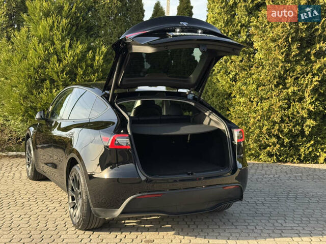 Чорний Тесла Model Y, об'ємом двигуна 0 л та пробігом 39 тис. км за 28500 $, фото 27 на Automoto.ua